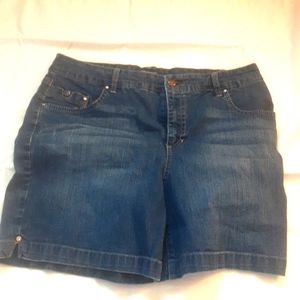 Mandie by Bandolino  blue short size 12